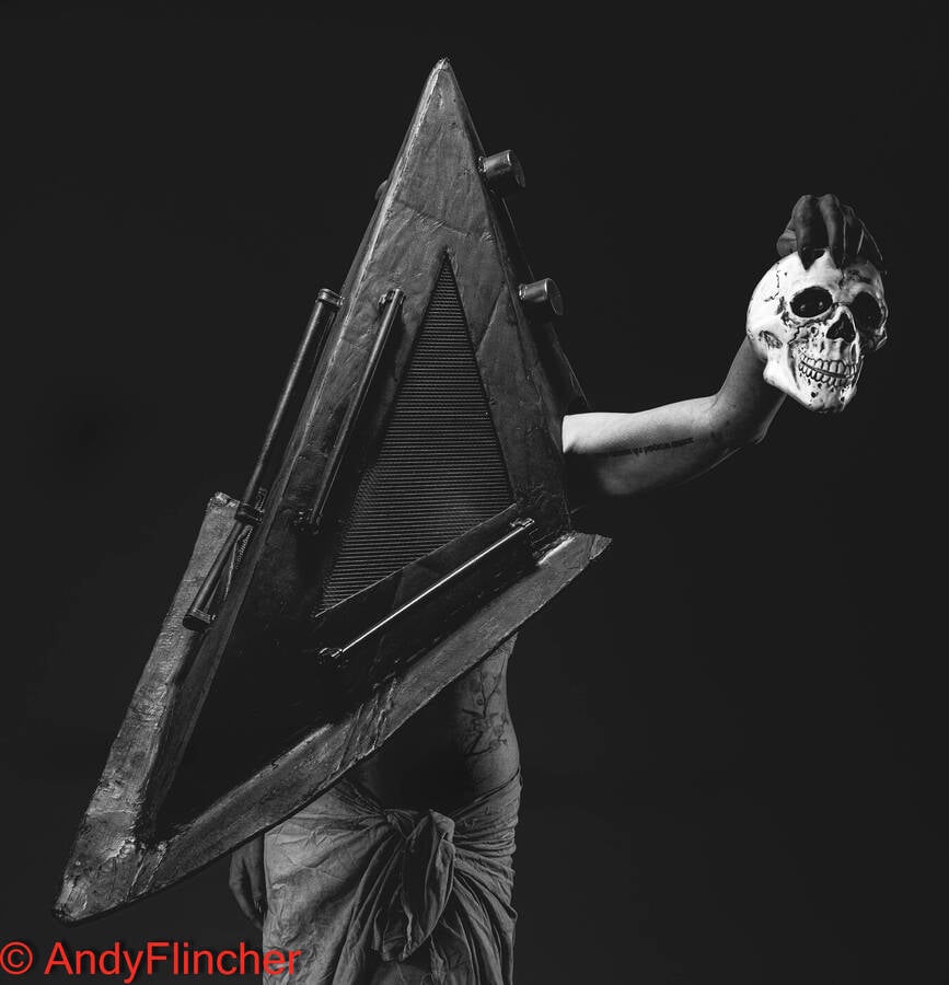photographer Flincher cosplay modelling photo taken at Attic studio's with @Vampire_princess