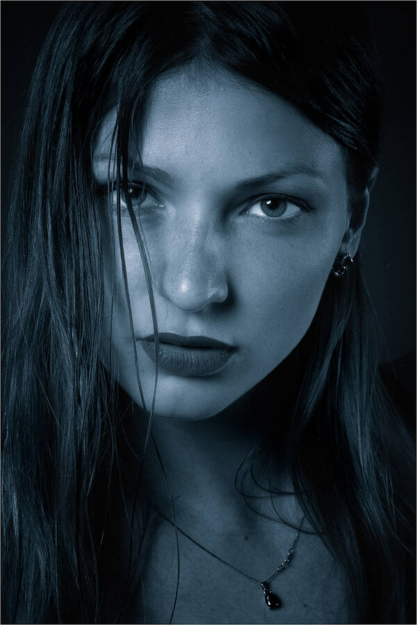 model MarynaSedin headshot modelling photo