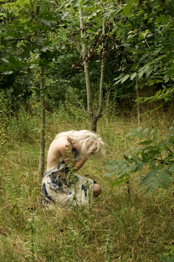 photographer Pos theme modelling photo taken at Berry Woods with @EmTheresa . the scarf works.