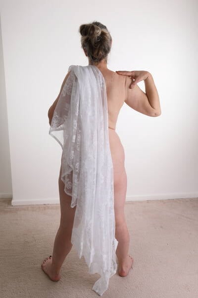 photographer PhotomanBeds nude modelling photo with @Ru_Corner