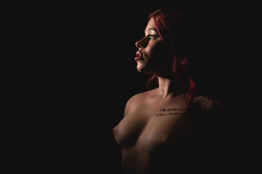 model MissGenevieveX topless modelling photo taken at @Parklands_Studio taken by @JoelHicksPhotography