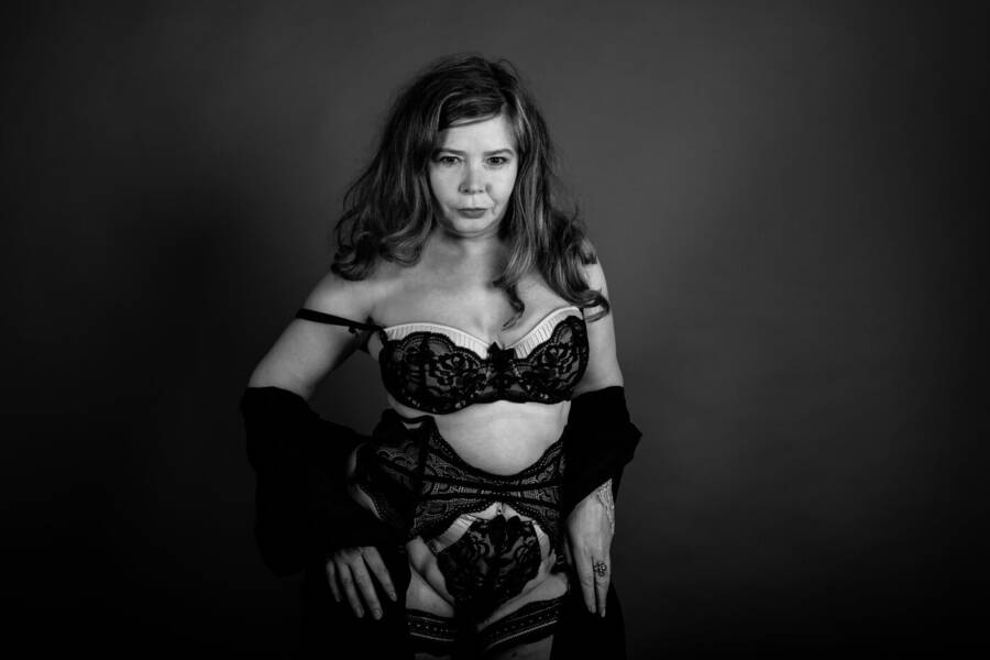 photographer Tugmaster lingerie modelling photo taken at @farforeststudio with @Violettacurves