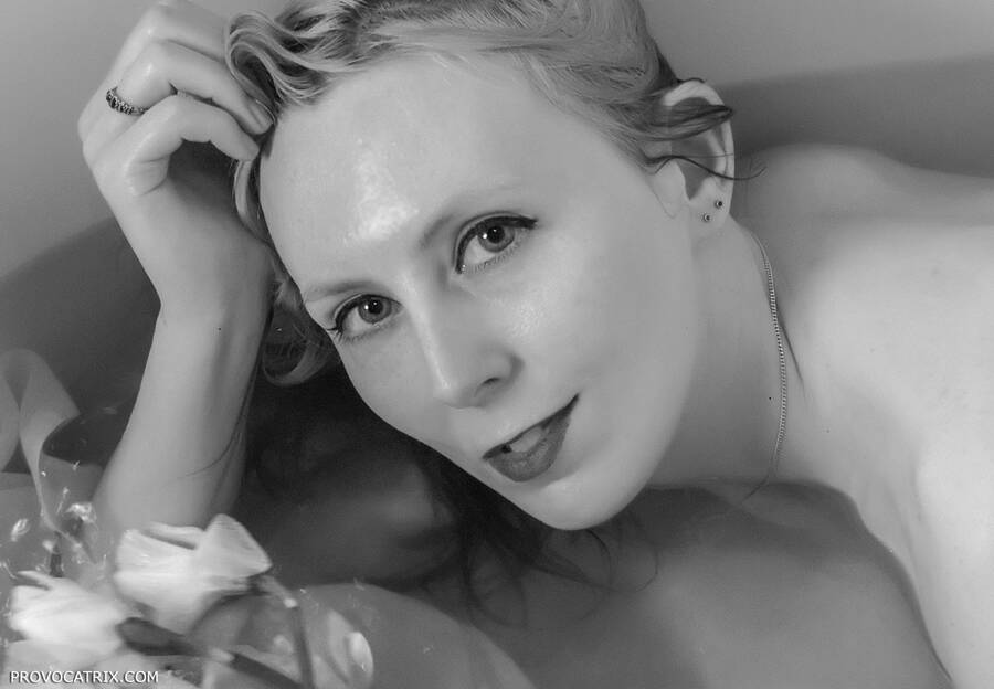 photographer Provocatrix headshot modelling photo with @Vampire_princess