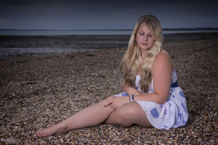 model georgiablue26 fashion modelling photo taken at East Mersea taken by @SparkeyB_Photography