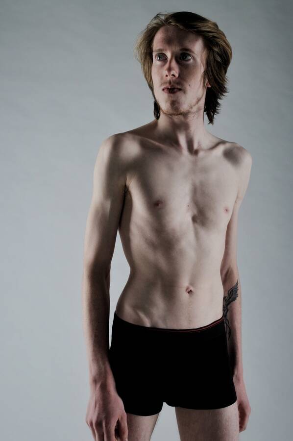 model DeceptivelyDark topless modelling photo taken by @RUDYJREID