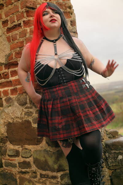 photographer PhotomanBeds alternativefashion modelling photo with @Poisonblackrose