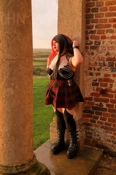 photographer PhotomanBeds alternativefashion modelling photo with @Poisonblackrose
