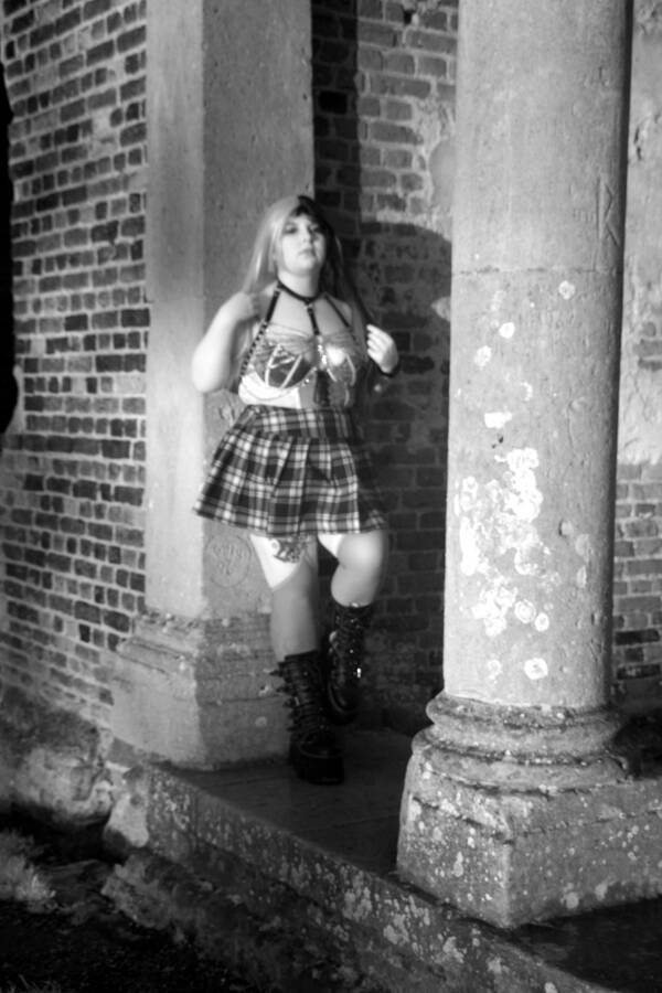 photographer PhotomanBeds alternativefashion modelling photo with @Poisonblackrose