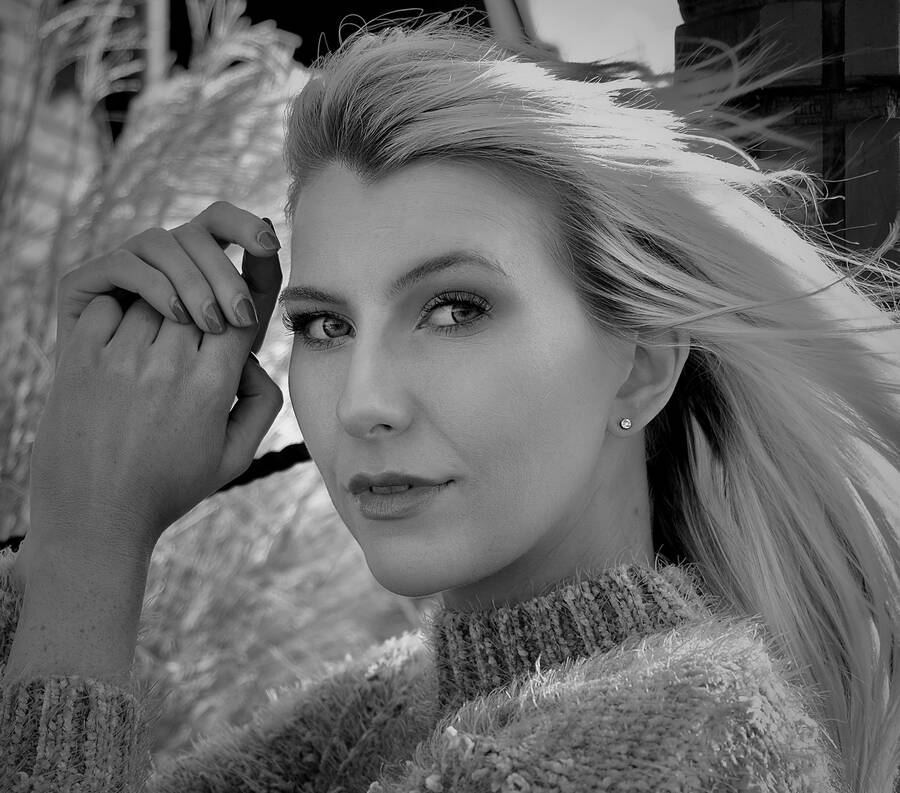 photographer Eyes4me portrait modelling photo with Olivia grace