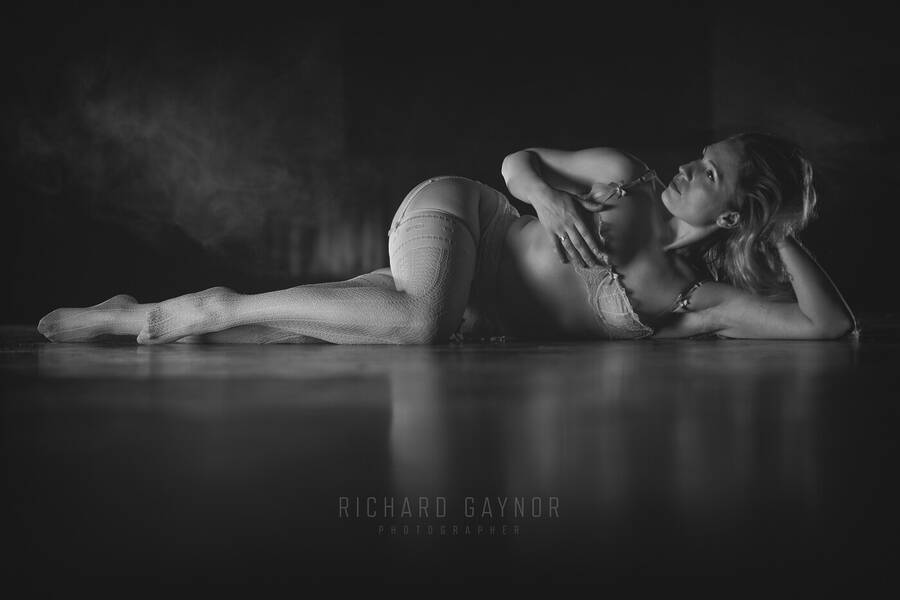 photographer richgaynor boudoir modelling photo with Kerri ross-russel