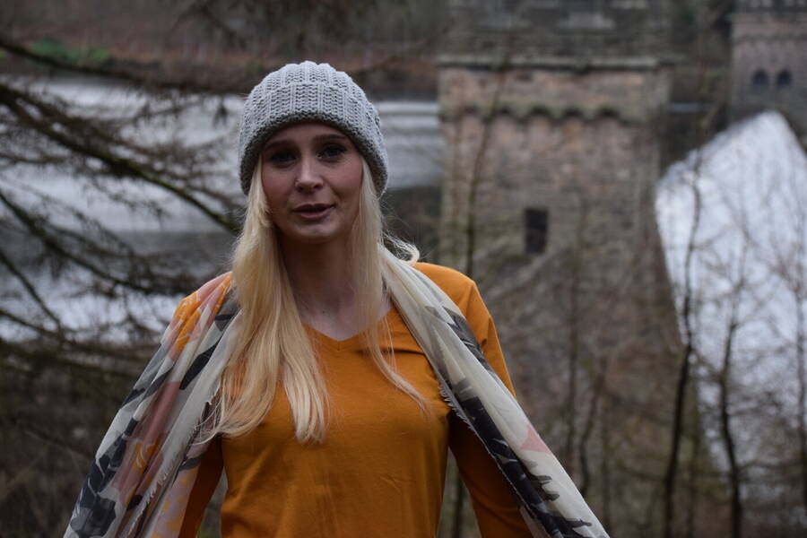 photographer andy41 uncategorized modelling photo taken at Ladybower Reservoir with @Lizzie_izzy