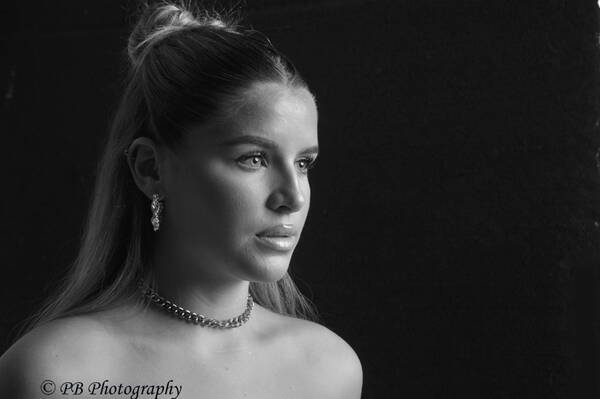 photographer PB Photography headshot modelling photo