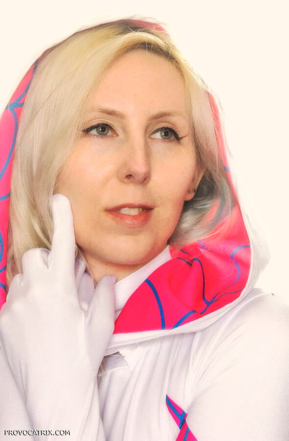 photographer Provocatrix headshot modelling photo with @Vampire_princess