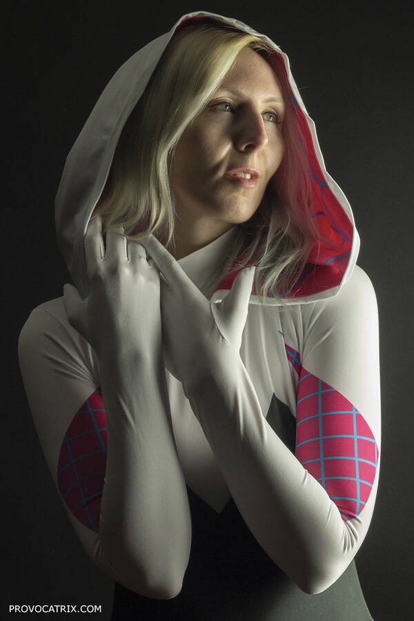 photographer Provocatrix cosplay modelling photo with @Vampire_princess