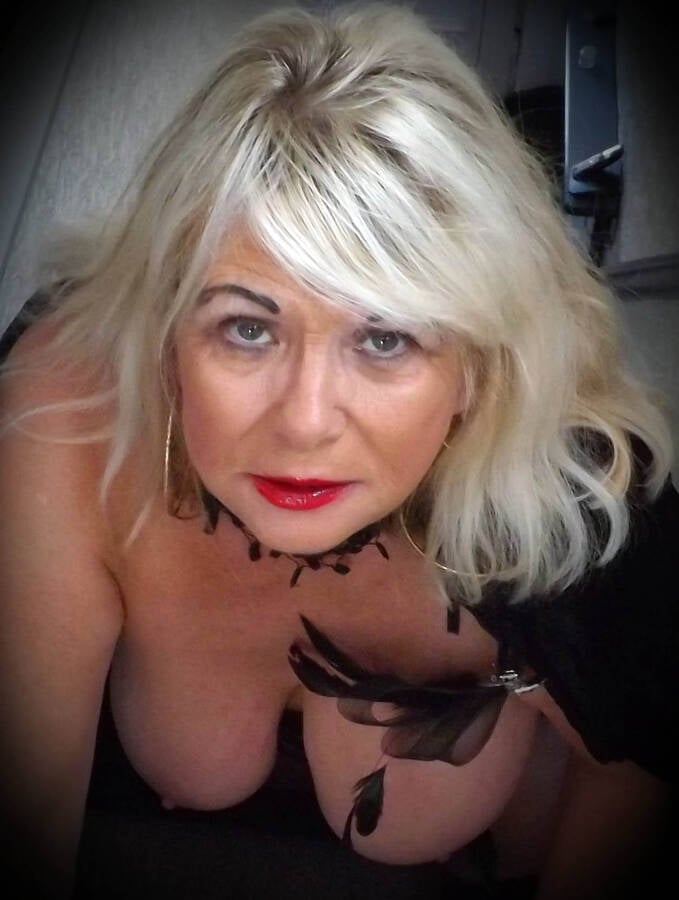 model Lady J gothic modelling photo