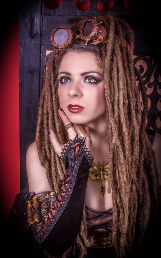 photographer colourmepinkphotography cosplay modelling photo. savra goddess of the netherworld.