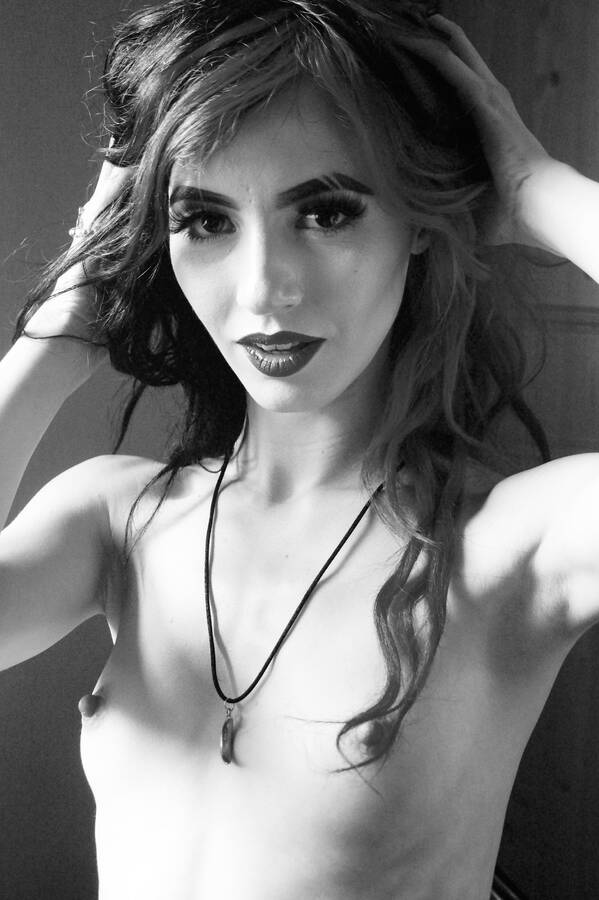photographer Hickers topless modelling photo