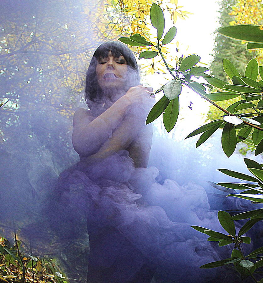 photographer wigglybeezersforeverandeverarts cosplay modelling photo with @Aurora+Violet