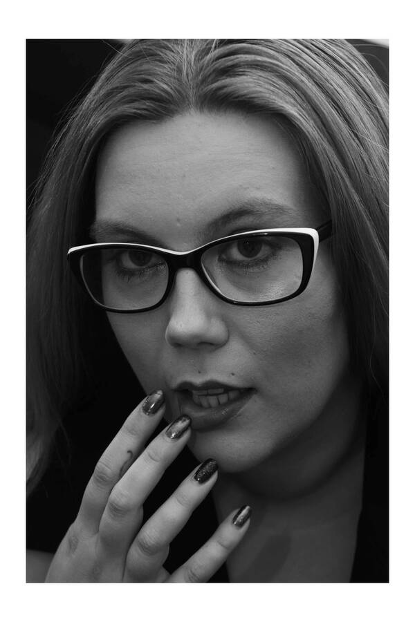 model Lady Saccharine headshot modelling photo taken by @Big_Err