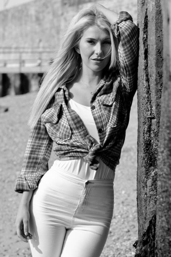 photographer Eyes4me fashion modelling photo taken at Old Portsmouth with Oliviagrace