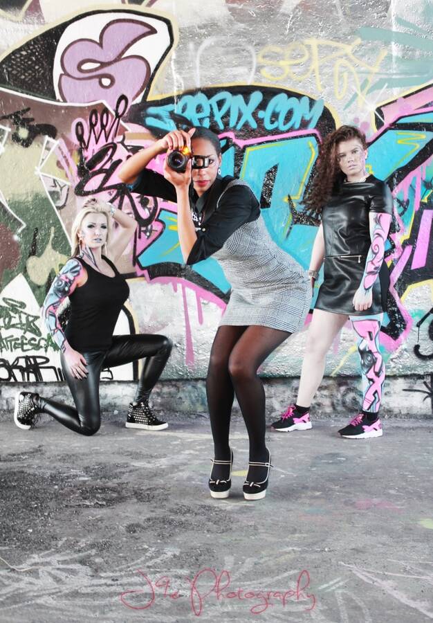 photographer J9ePix uncategorized modelling photo taken at Mile end Skate Park: Graffiti with  J9e, Bryany & Nicole. enjoyed working with dubsta his art work is incredible.