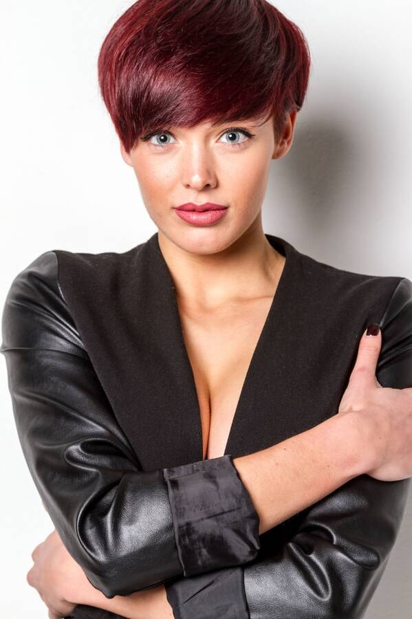 photographer Phullphotography portrait modelling photo with Rosie Robinson. rosie robinson shoot.