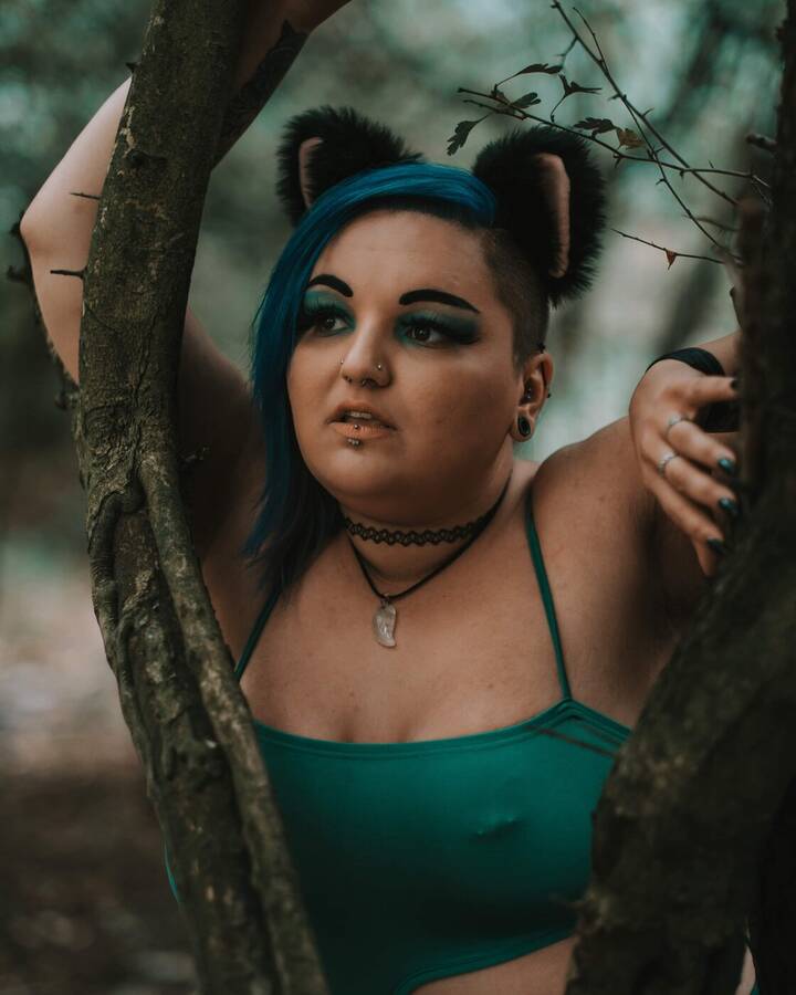 model Skylar Blue fashion modelling photo taken by Daniel Renyard . photography by daniel renyard .