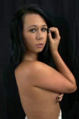 model Nats topless modelling photo taken by @DREWN0810