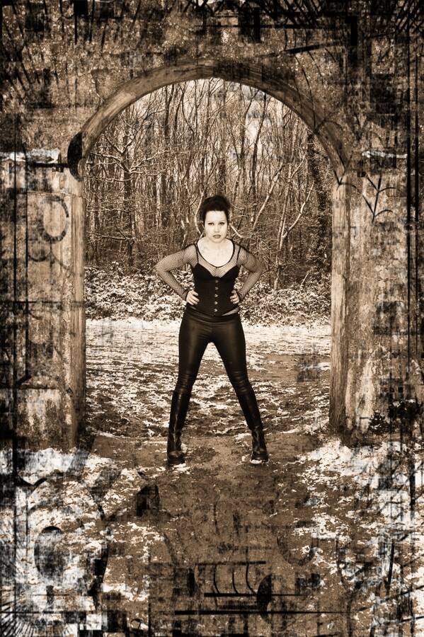 model Amy Ladygoth gothic modelling photo