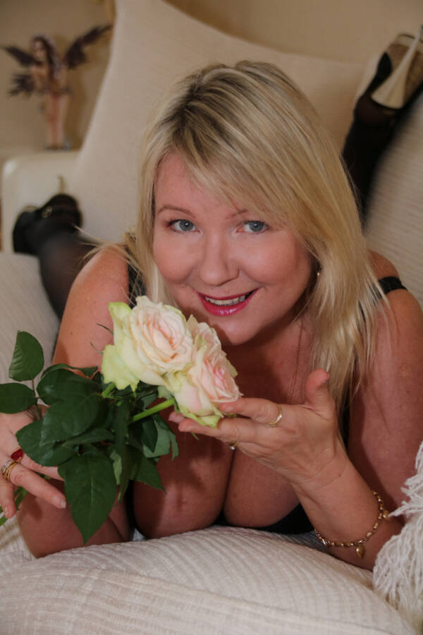 model Tigerlily31 glamour modelling photo taken at Tigerlily studio / home taken by @Tigerlily31