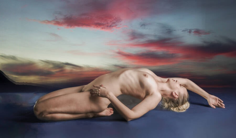 photographer StudioDee Banchory nude modelling photo