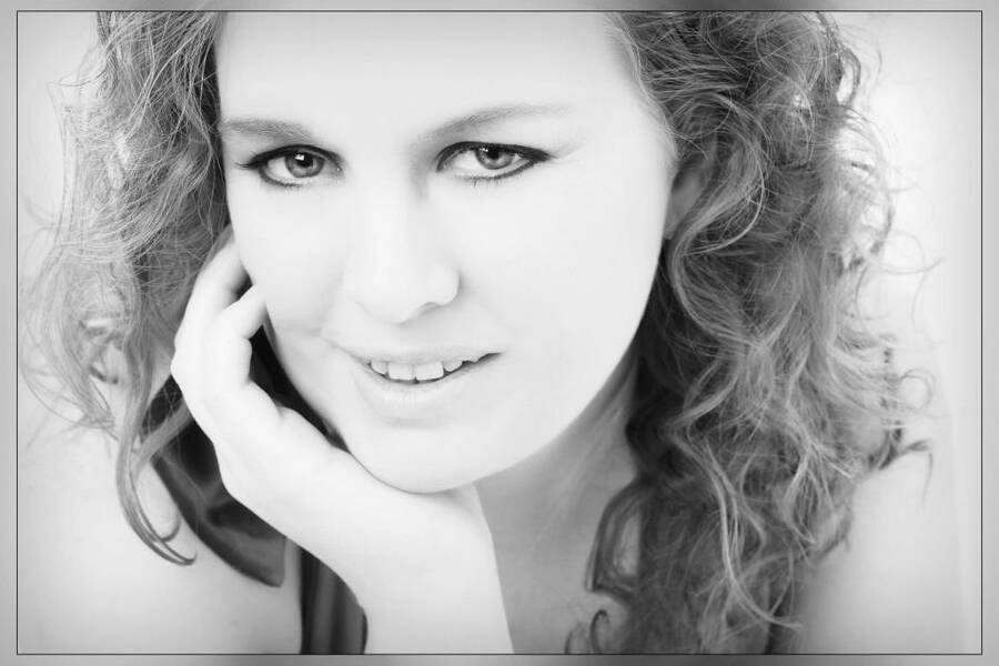model Pure Warrior Maiden headshot modelling photo taken by Aneta Warlikowski. aneta warlikowski studio.