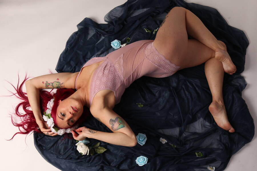 photographer Iceman lingerie modelling photo taken at Studio 38 with @Samantha_Jayne