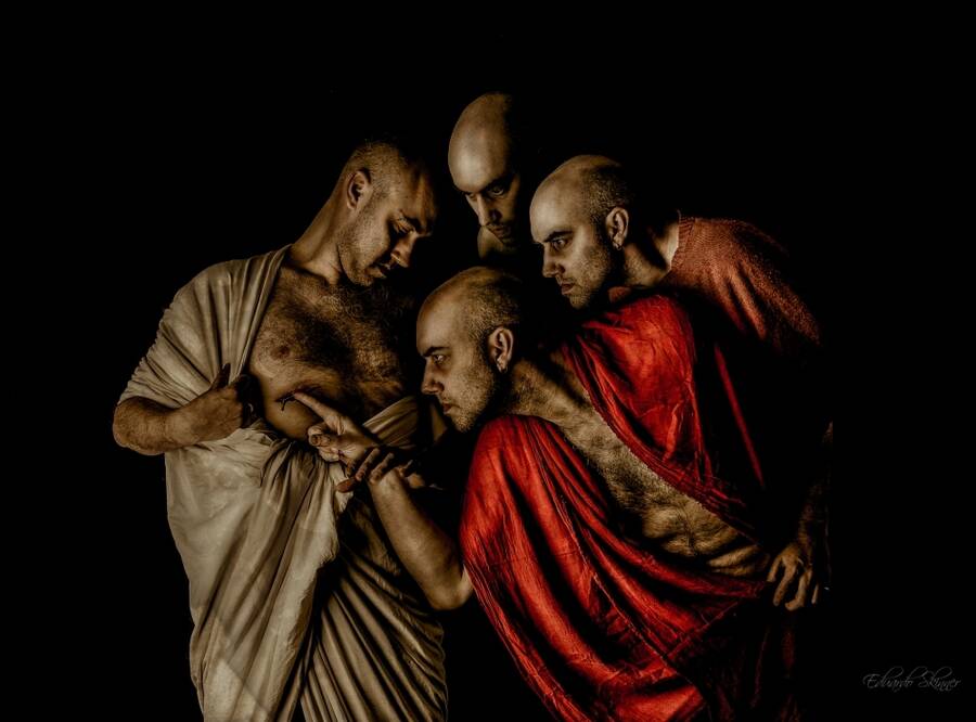 photographer Skinnerphoto photomanipulation modelling photo taken at Home studio  with Eduardo Skinner . a chiaroscuro study inspired on the painting by master caravaggio.
