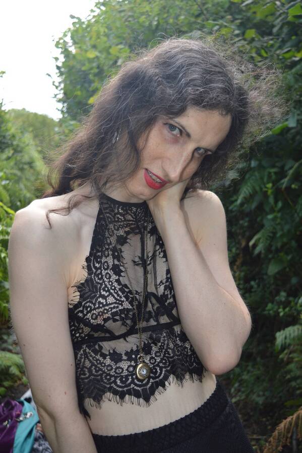 model Eleanor Burns glamour modelling photo taken at Vale of Glamorgan taken by @Stancourt