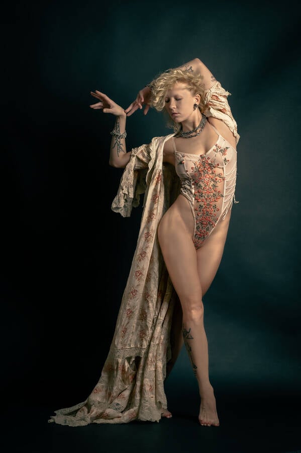 photographer Phil Amon lingerie modelling photo