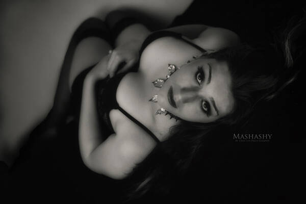 model Mashashy lingerie modelling photo taken at Reading taken by @13th_Life_Photography
