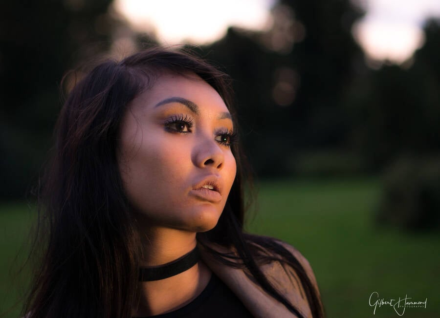 photographer Gilbert Hammond Photography fashion modelling photo. doey ragbourne during a jason lanier photowalkworkshop in london  camera sony a6500  lens 50mm f18  lighting rotolight neo 2.