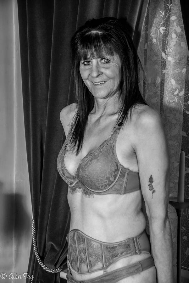 photographer Alan Tog lingerie modelling photo