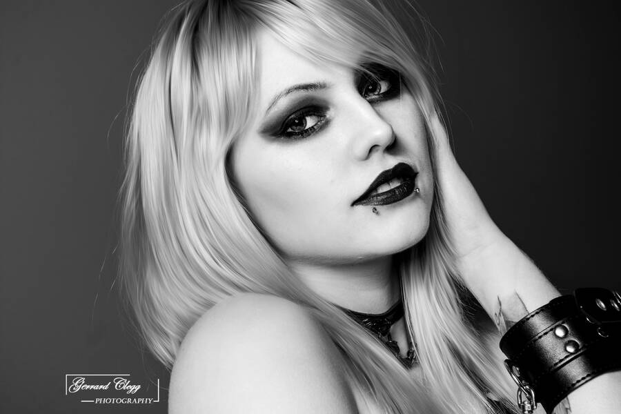 photographer InnerGlow of Morecambe headshot modelling photo taken at Fusion Photographic Studio with Sasha Oxide