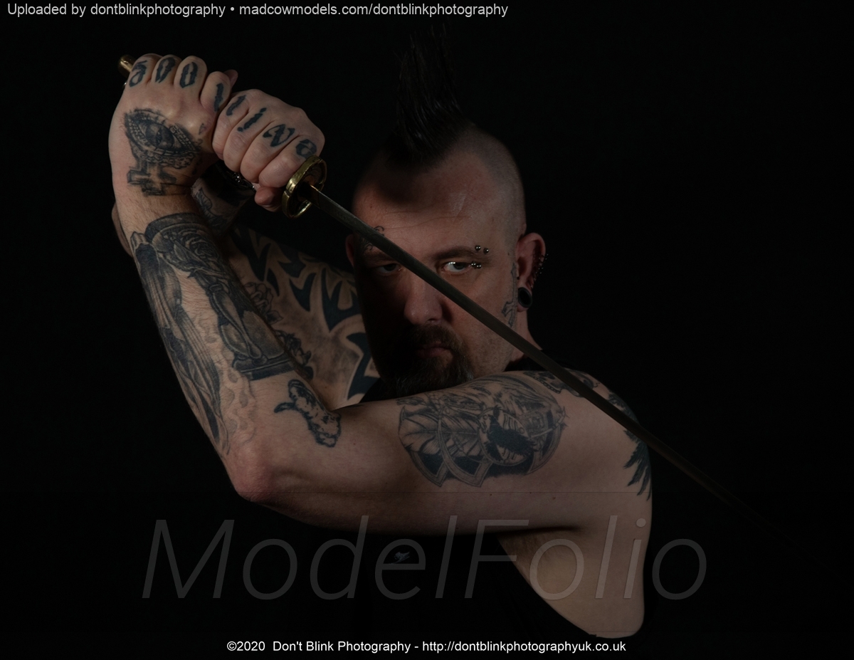 https://modelfol.io/images/watermark/688834.jpg